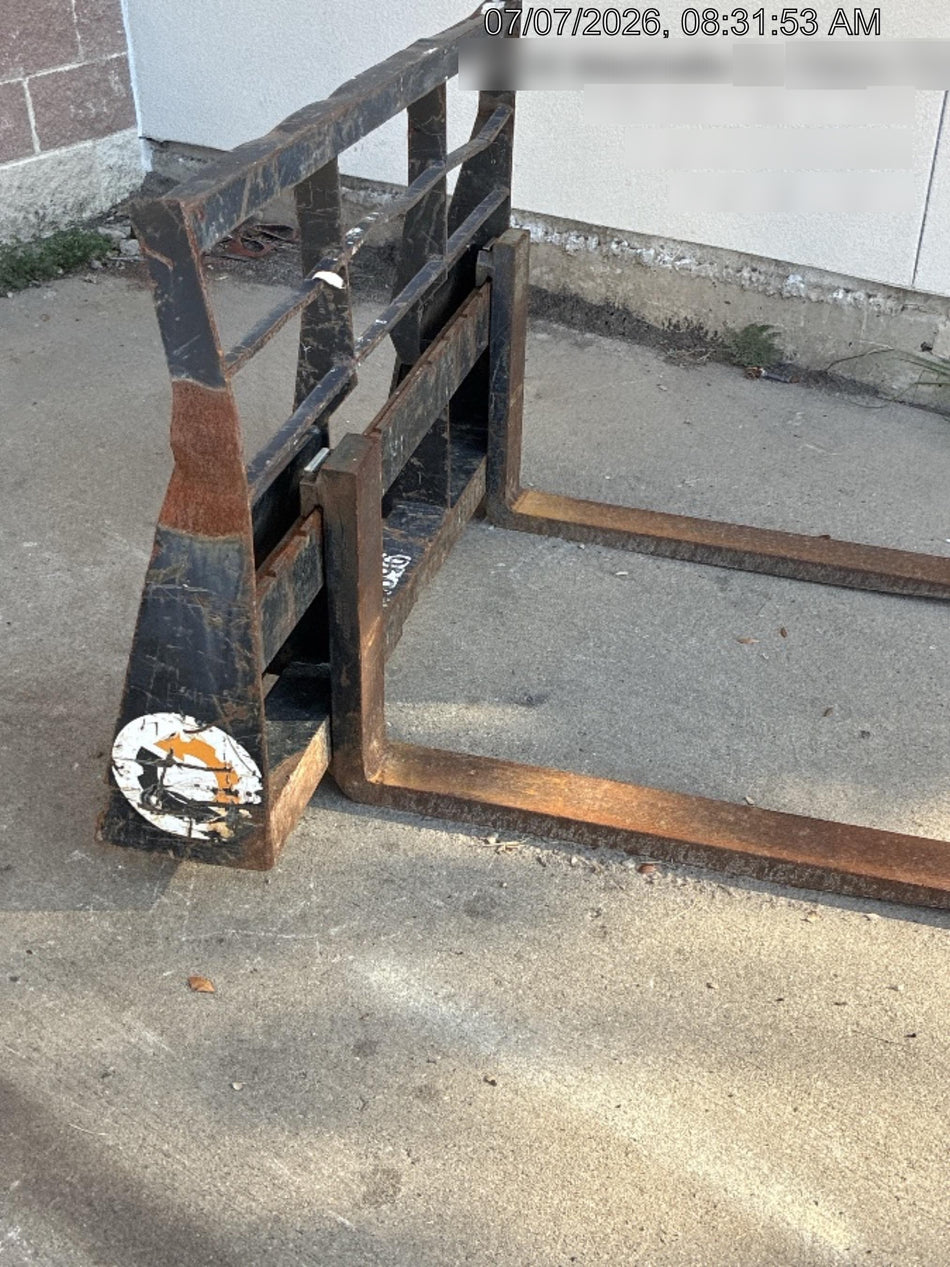 2020 ARROW MATERIAL HANDLING 60" Pallet Forks - Arrow