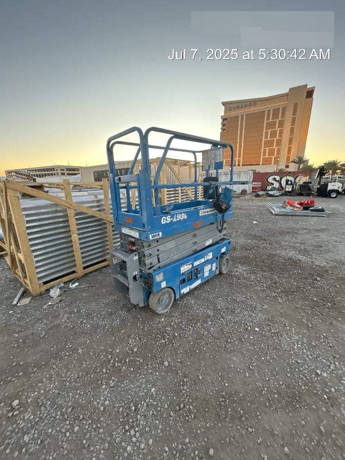 2019 Genie GS-1930 Half Height Swing Gate, 800W Inverter