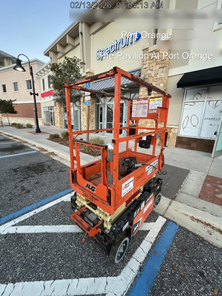 2022 JLG ES1330L