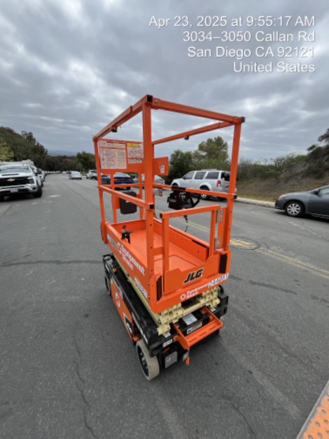 2022 JLG ES1330L