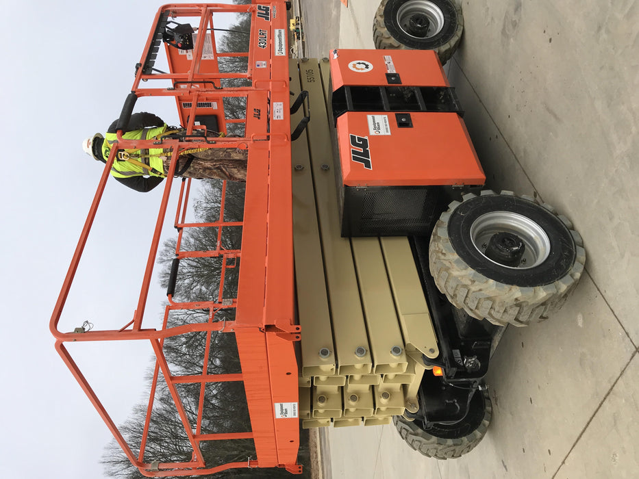 2020 JLG 430LRT
