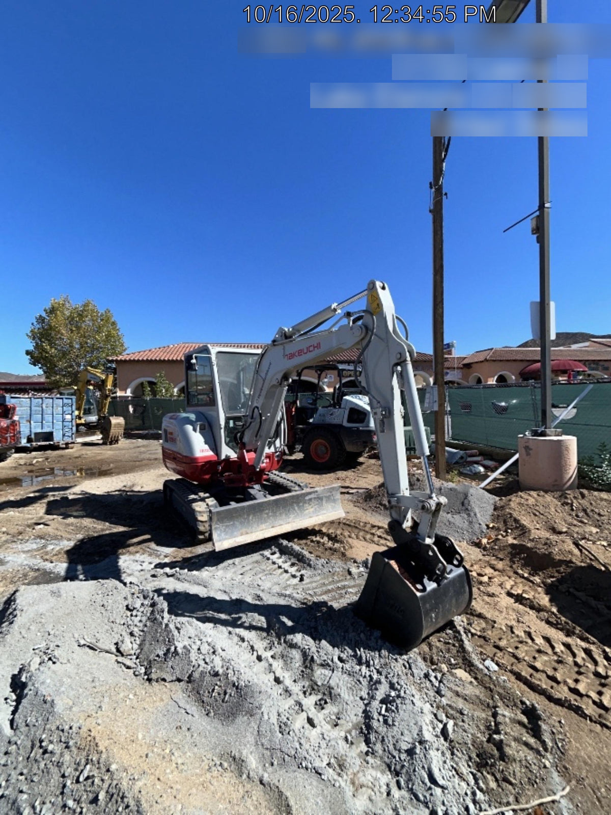 2025 TAKEUCHI 24" Bucket Takeuchi