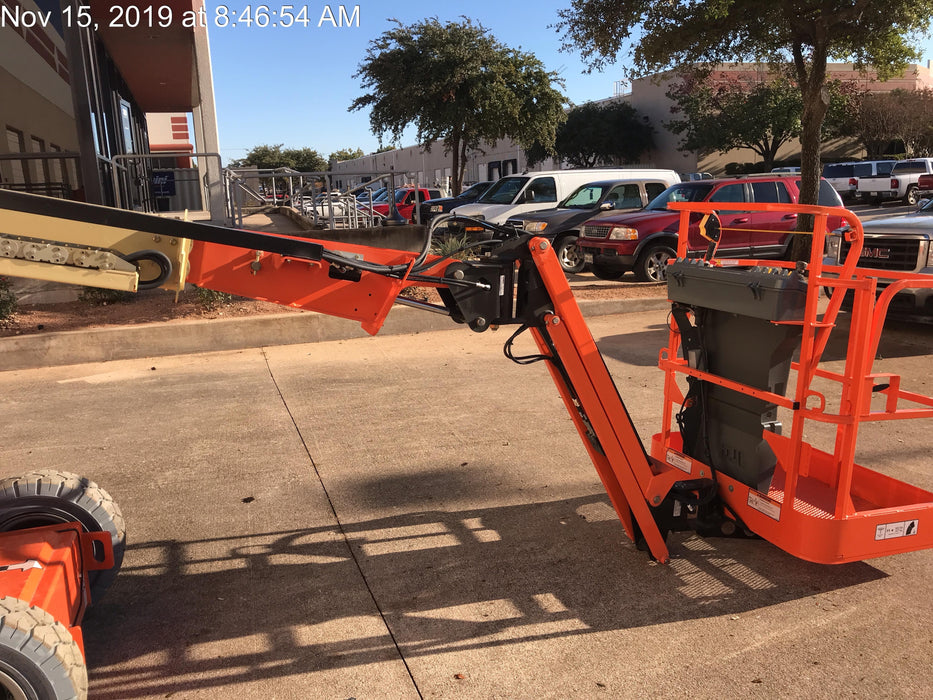 2019 JLG E300AJP