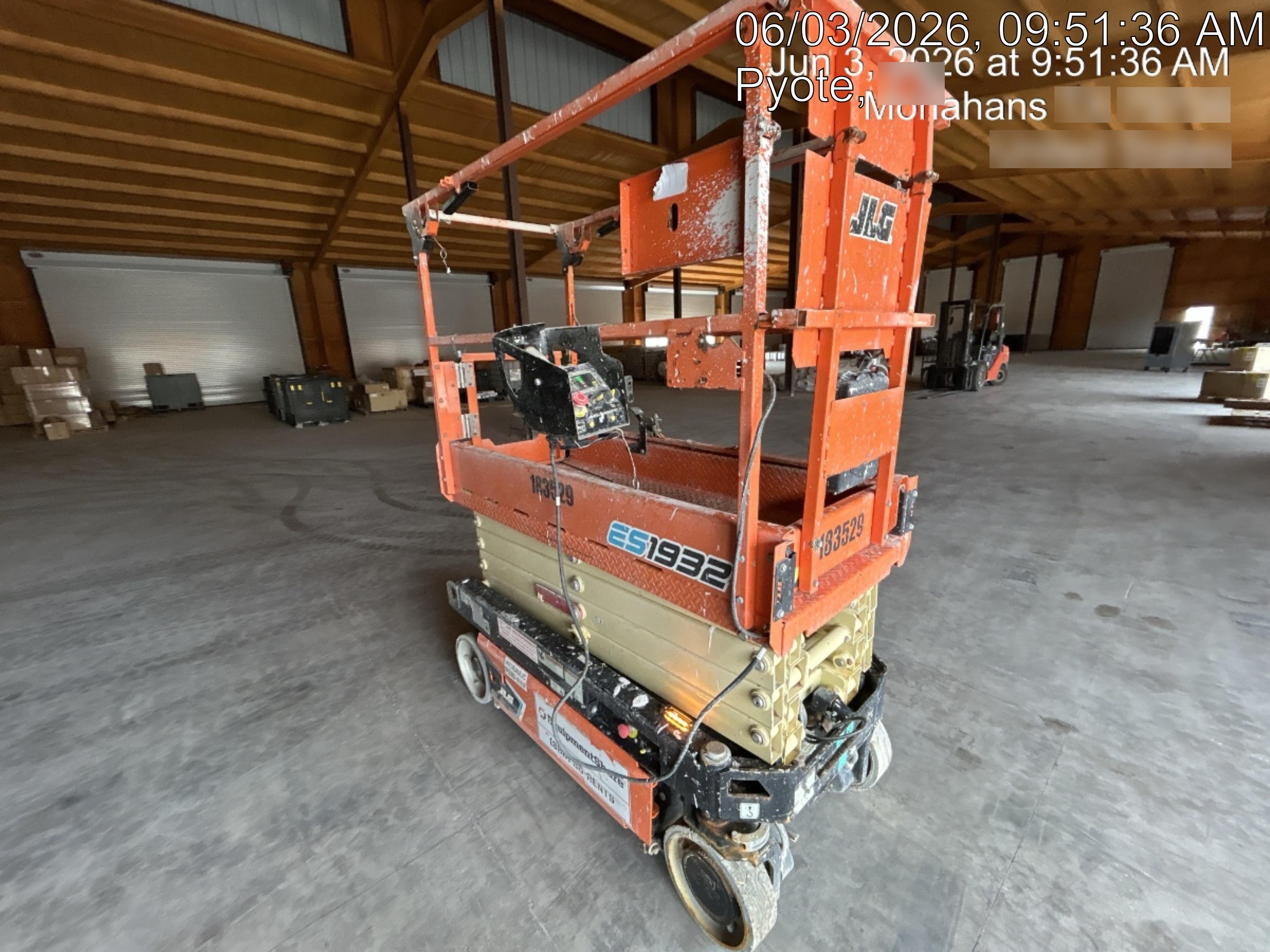2021 JLG ES1932