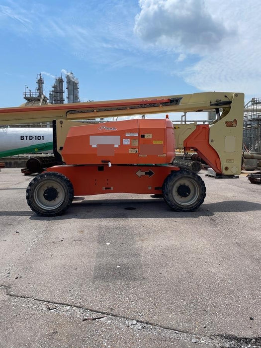 2019 JLG 800AJ