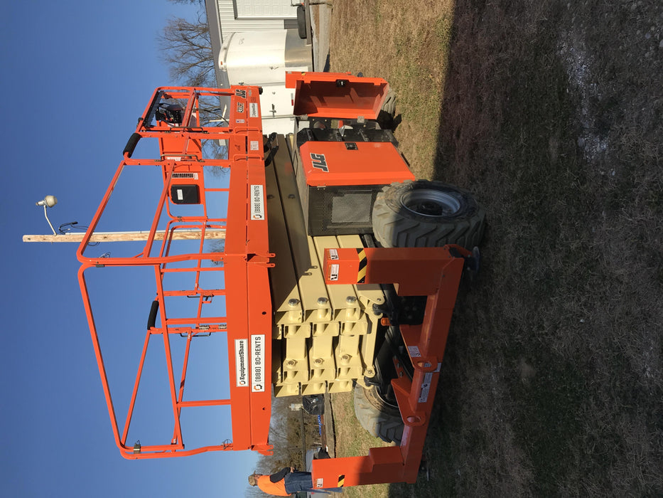 2019 JLG 430LRT