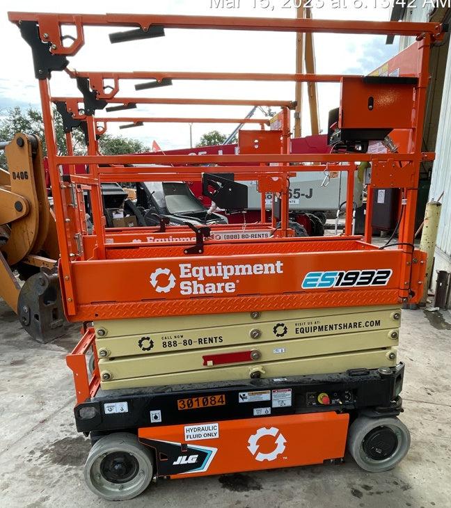 2023 JLG ES1932