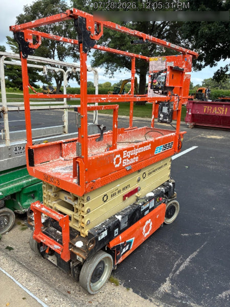2023 JLG ES1932