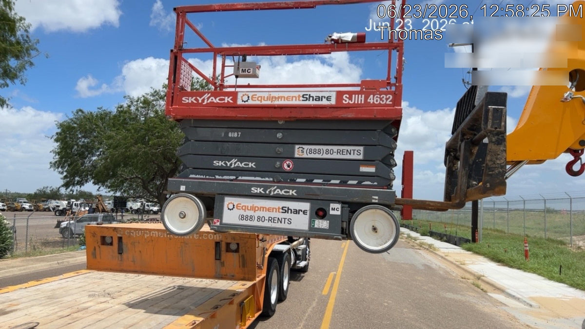 2018 Skyjack SJIII-4632 Skyjack SJIII4632 Scissor Lift w/Trojan Batteries