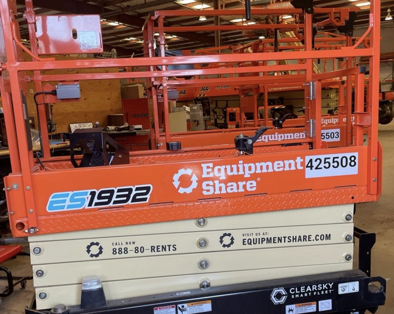 2024 JLG ES1932