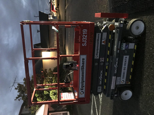 2020 Skyjack SJIII-3219 Solid NM Tires, Half height spring hinged entry gate, Dual Beacons, 800W Inverter