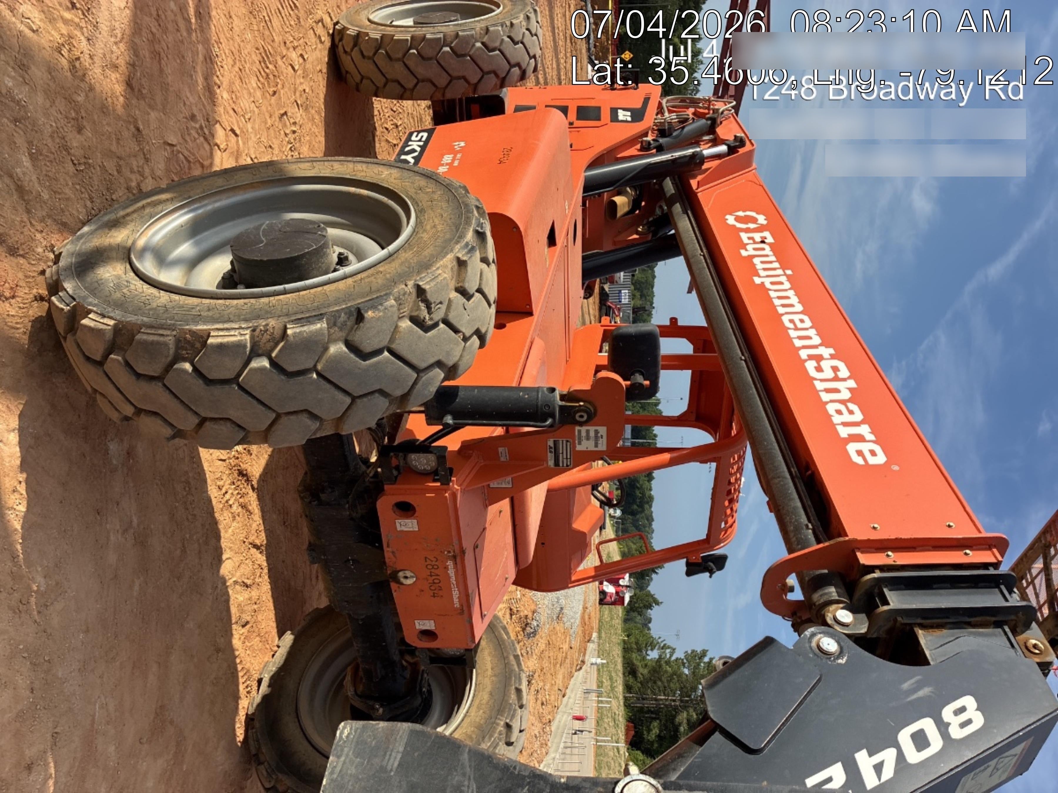 2022 SKYTRAK 8042