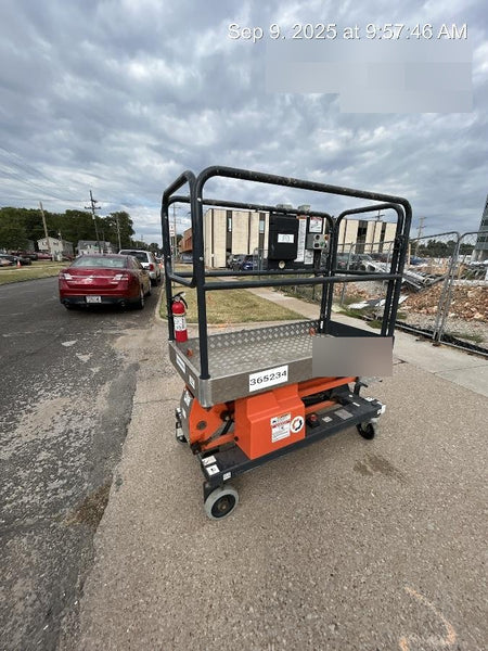 2023 JLG 1030P