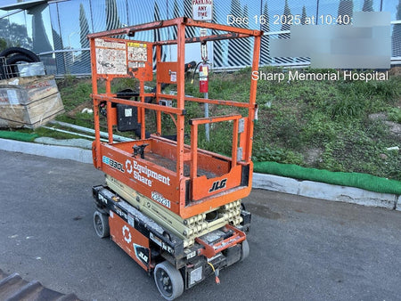 2022 JLG ES1330L