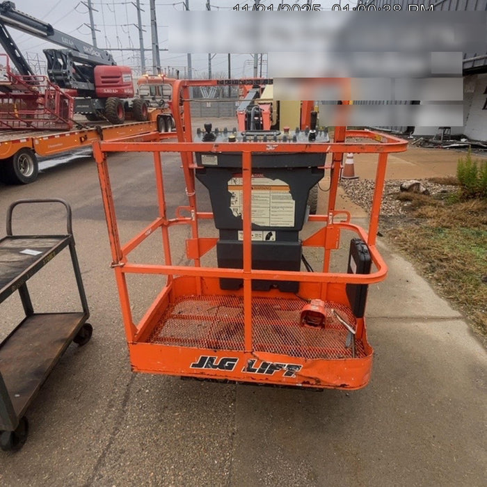 2019 JLG E300AJP