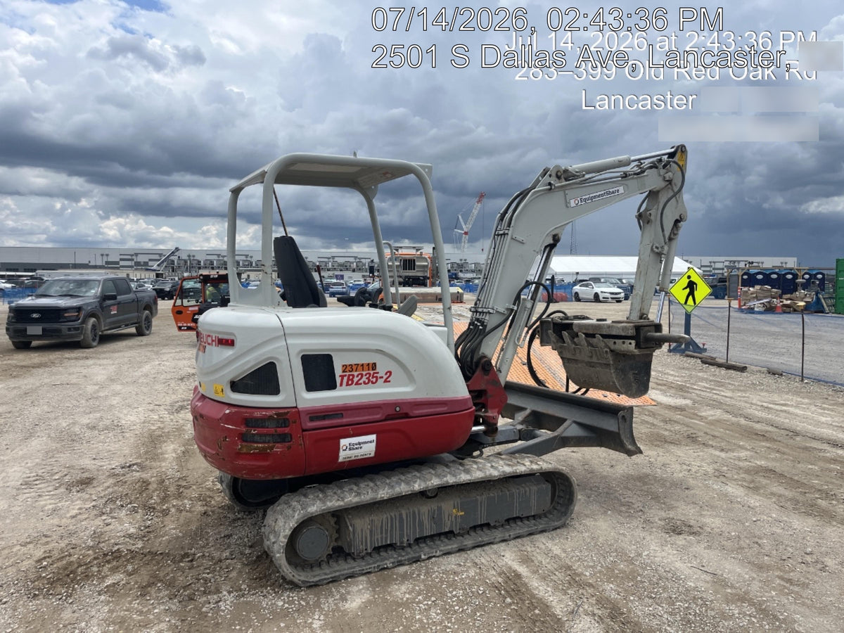 2022 TAKEUCHI TB235-2R