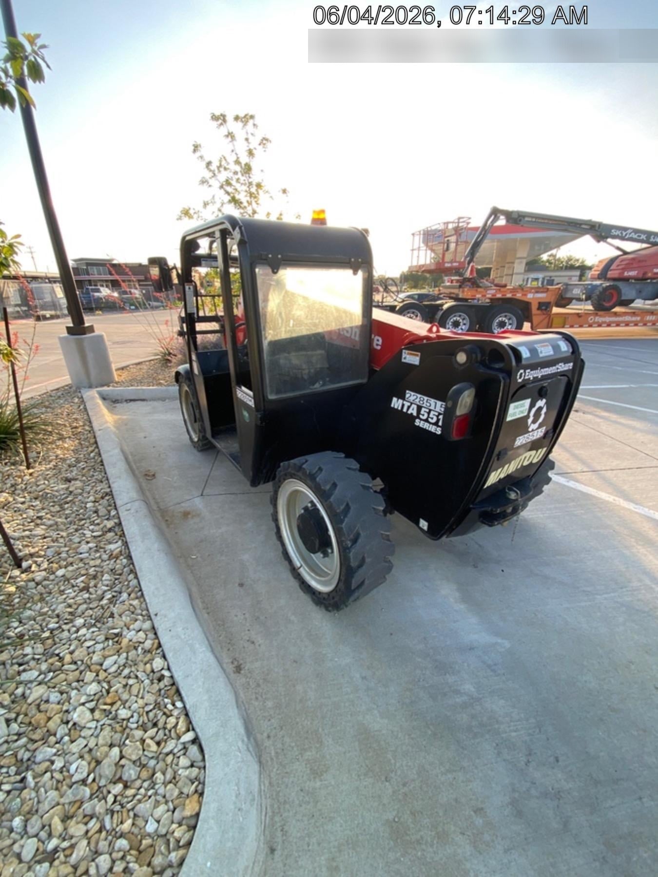 2022 MANITOU MTA5519