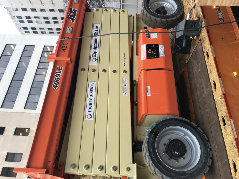 2019 JLG 4069LE