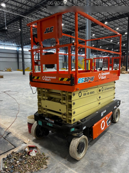 2022 JLG ES3246