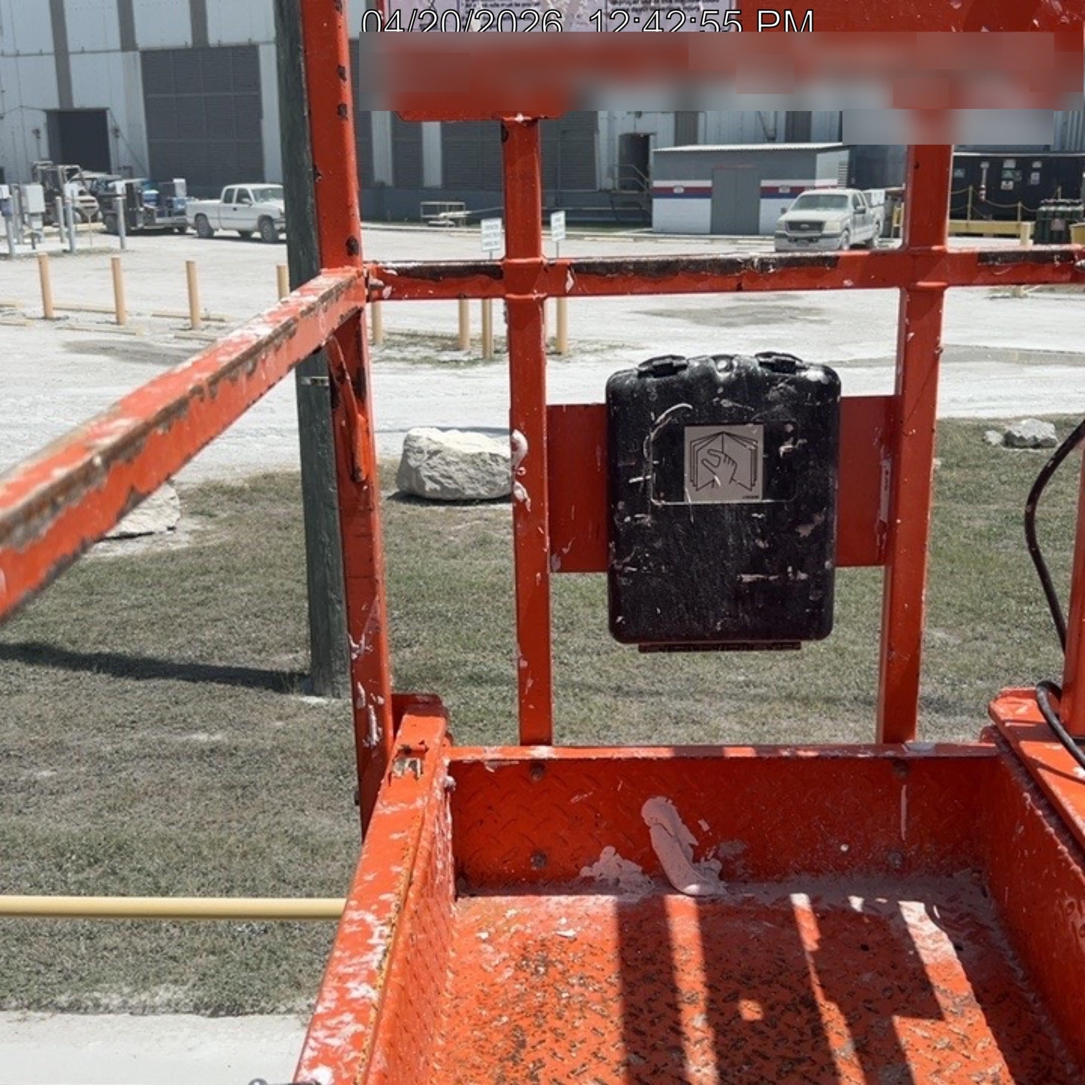2022 JLG ES1330L