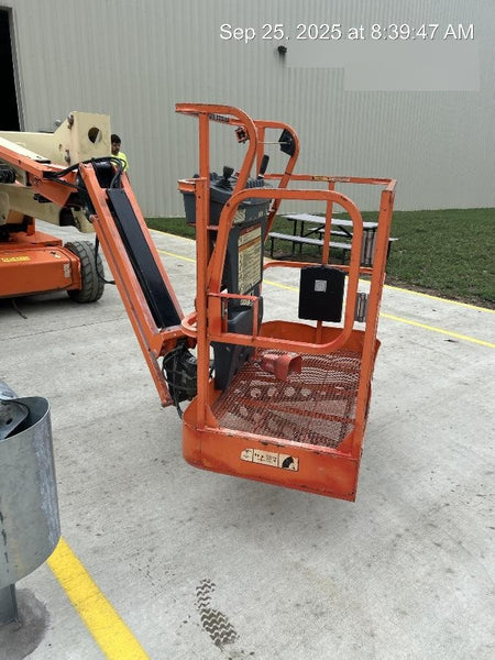 2019 JLG E450AJ