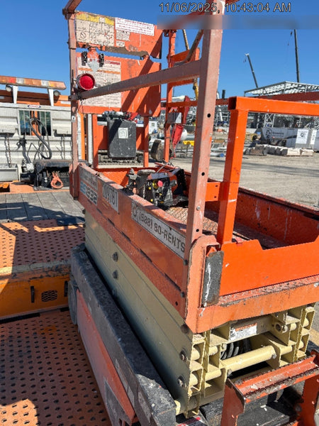 2022 JLG ES1932