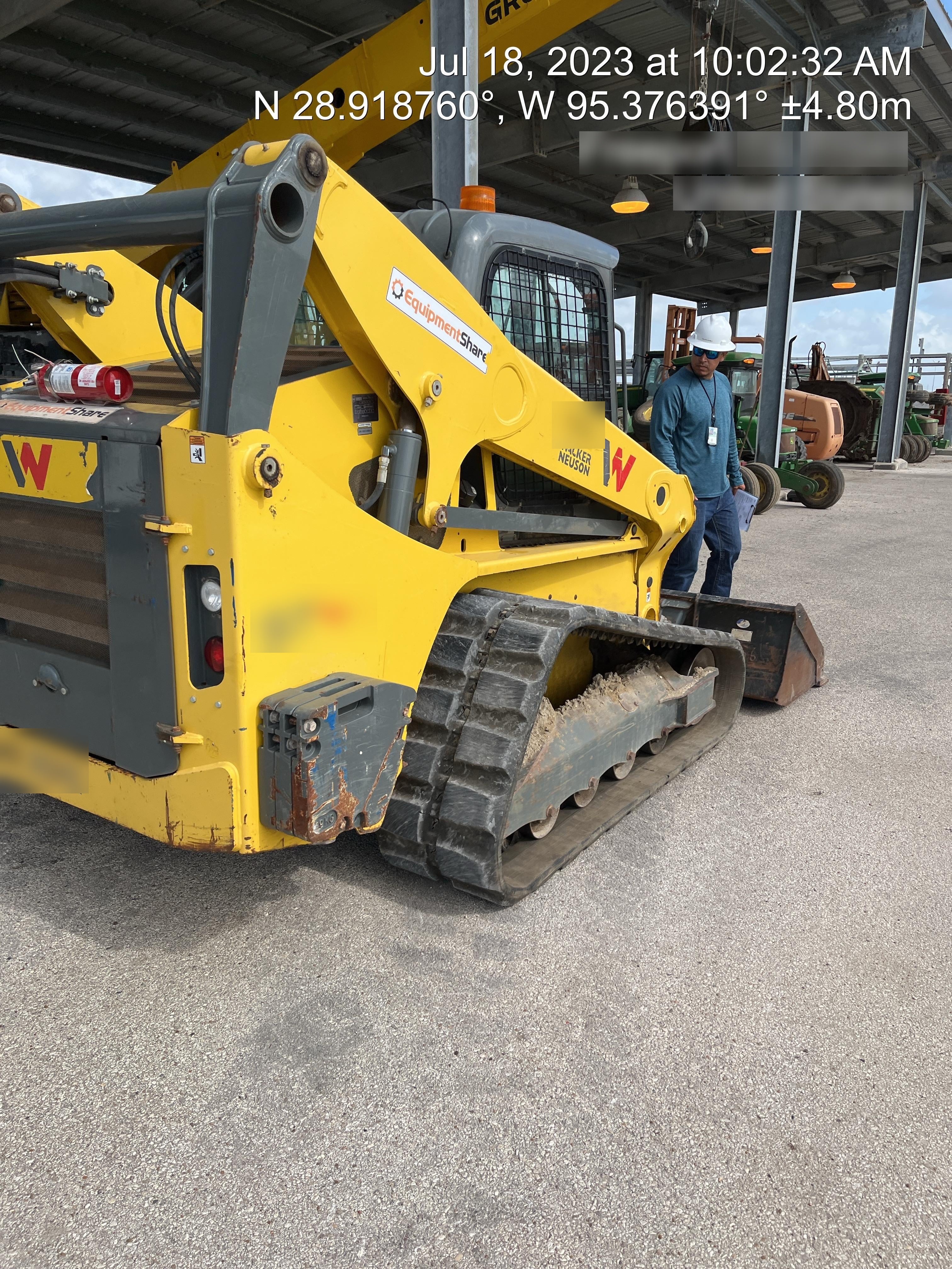 Wacker Neuson ST45 14-Pin Attachment Control T3 Bucket Leveling, Ride Control, CAB/Heat, A/C, Cyclonic Engine Pre-Cleaner, Block Heater (110v) T4F, Counter Weights, Dual Beam Work Lights,  Radio, Back-Up Camera, Zero-Drift Hydraulic Valve, Foot Throttle, 4 Way Flasher Kit, Scavenger Air Cleane, Synthetic Hydraulic Oil, High Flow LF	Hydraulic Coupler SSL/CTL