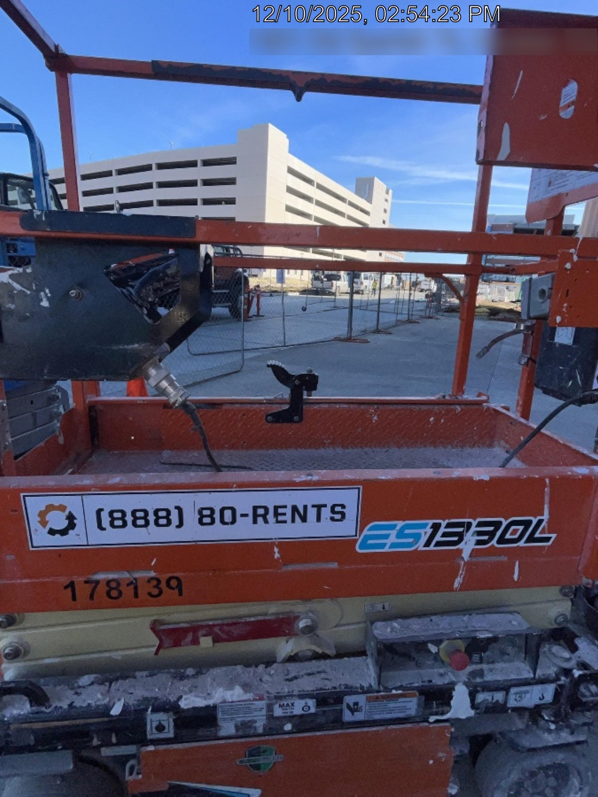 2021 JLG ES1330L