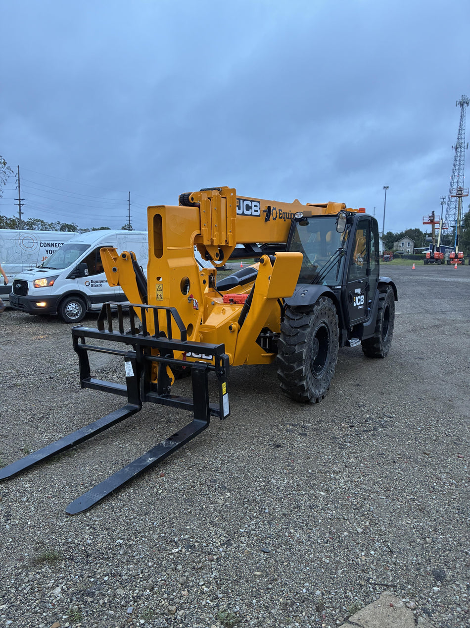 2026 JCB 512-56