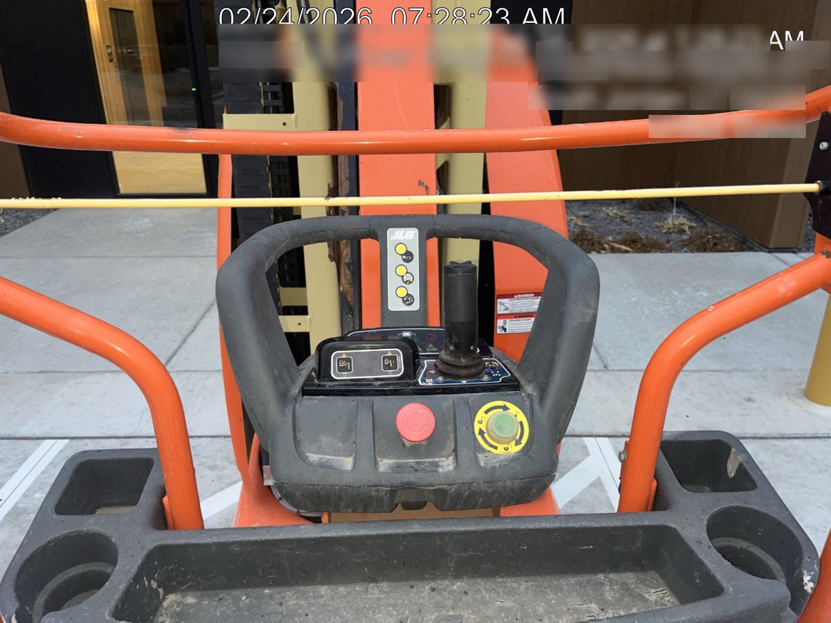 2022 JLG 26E