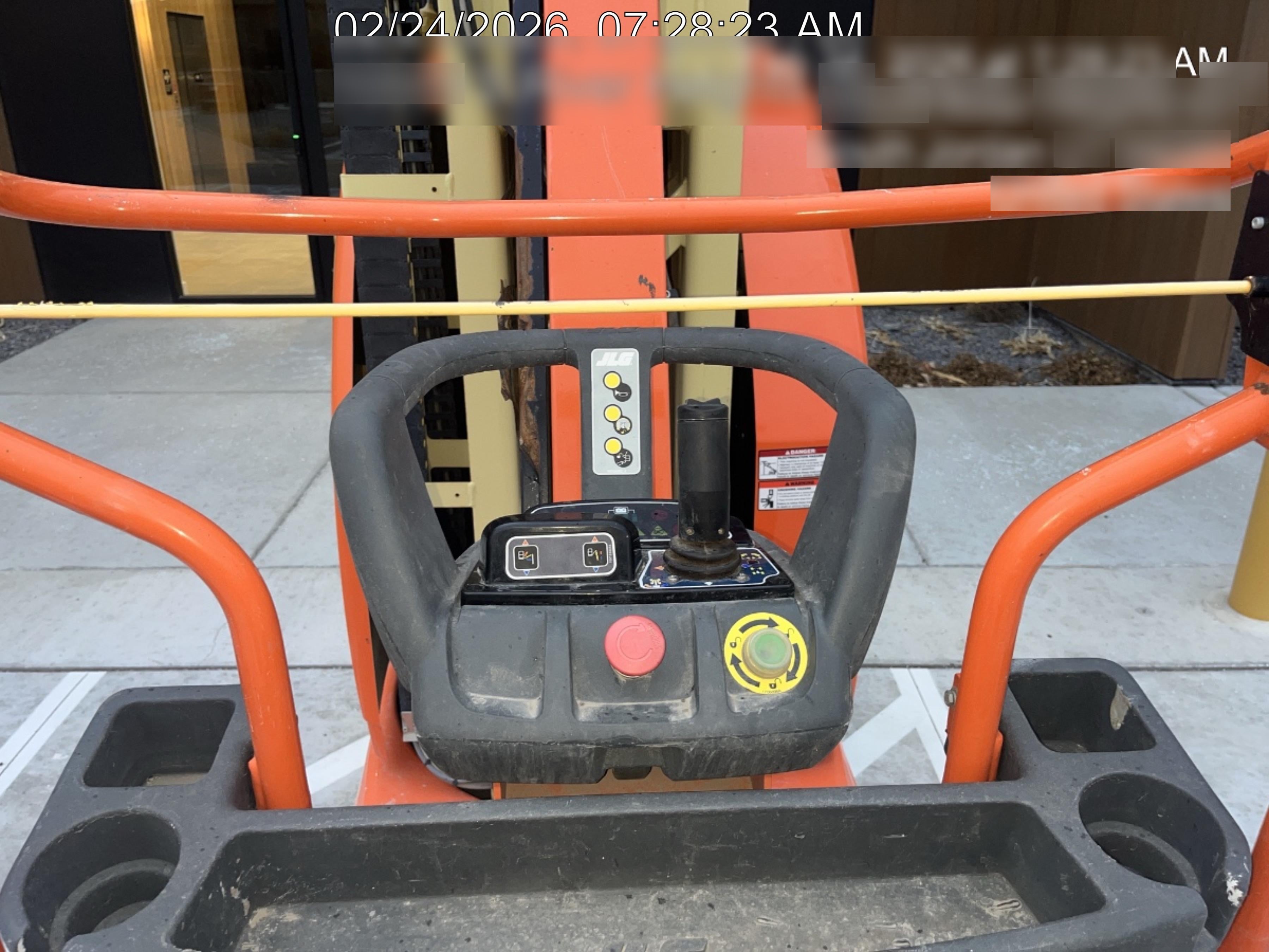 2022 JLG 26E