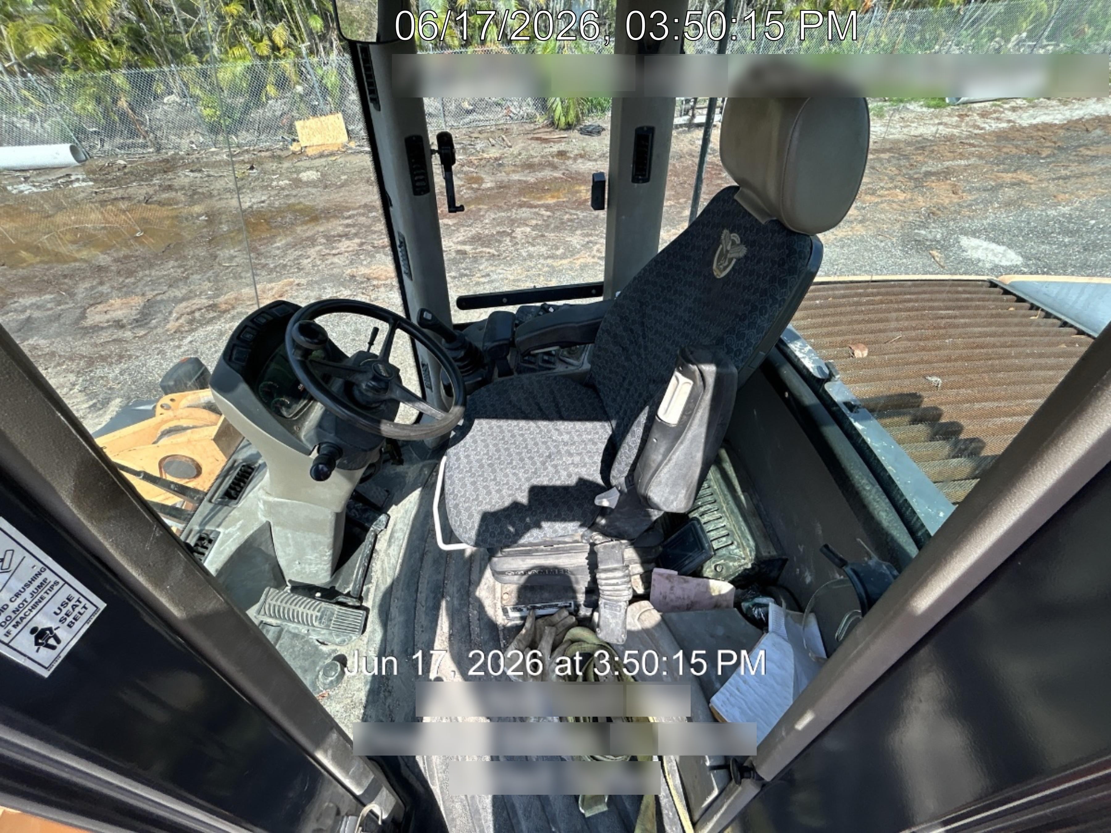 2016 Case 821F CLOSED CAB, JRB 418 STYLE HYD COUPLER