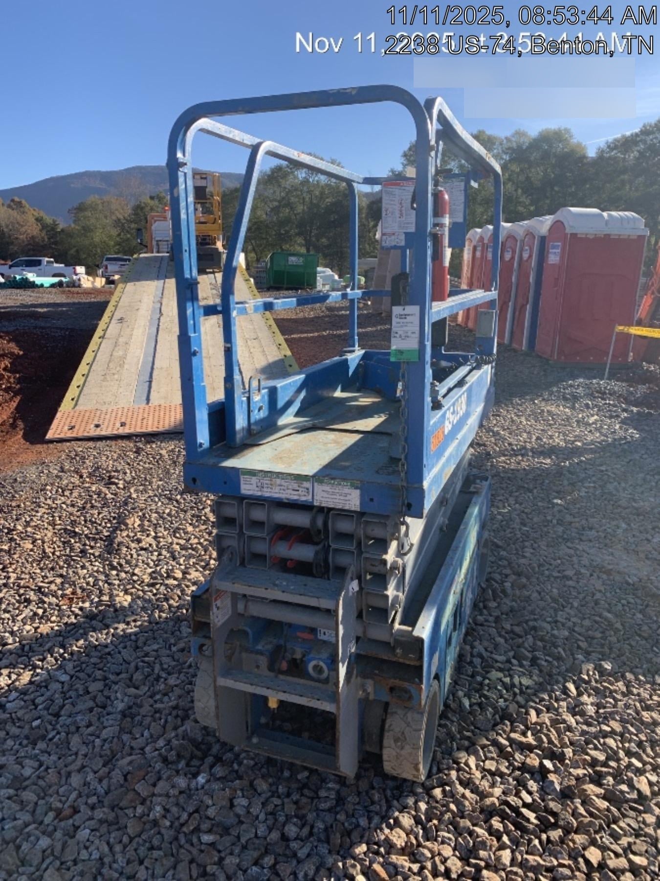 2019 Genie GS-1930 Fixed Rails with Chain Entry