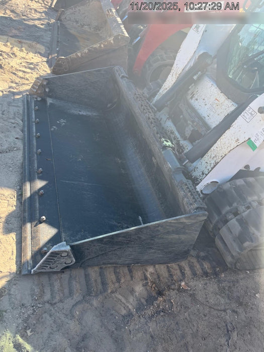 2025 EQUIPMENTSHARE 1006146 - 72" Smooth Bucket, CTL