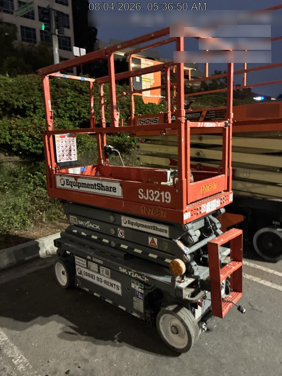 2020 Skyjack SJIII-3219 Solid NM Tires, Half height spring hinged entry gate, Dual Beacons, 800W Inverter