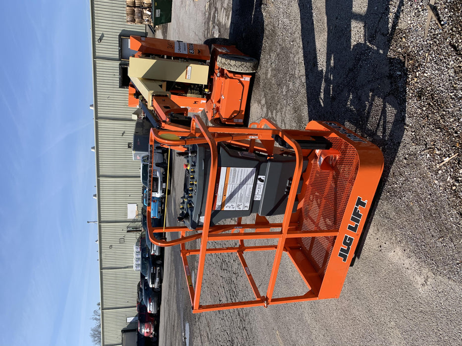 2019 JLG E300AJP