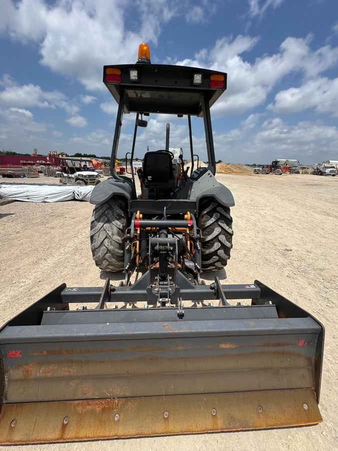 2019 CASE 570N EP