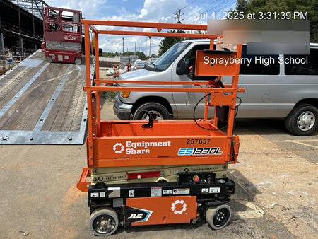 2022 JLG ES1330L