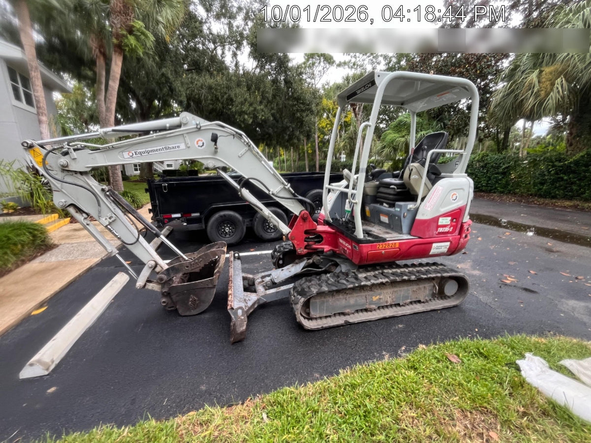 2022 TAKEUCHI TB235-2R