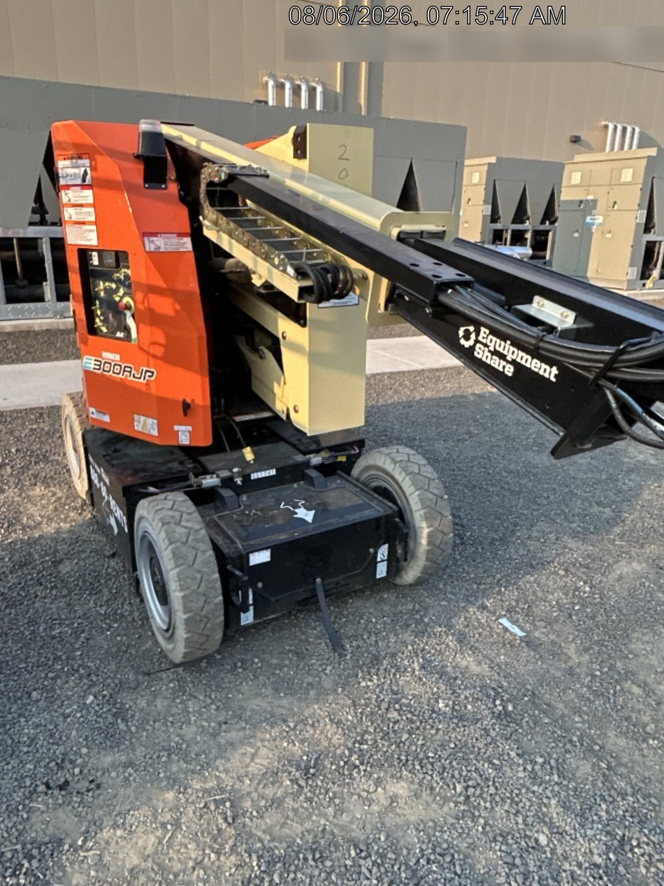 2025 JLG E300AJP