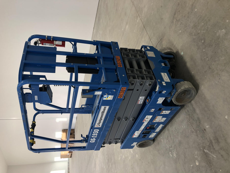 2019 Genie GS-1930 Fixed rails with chain Entry