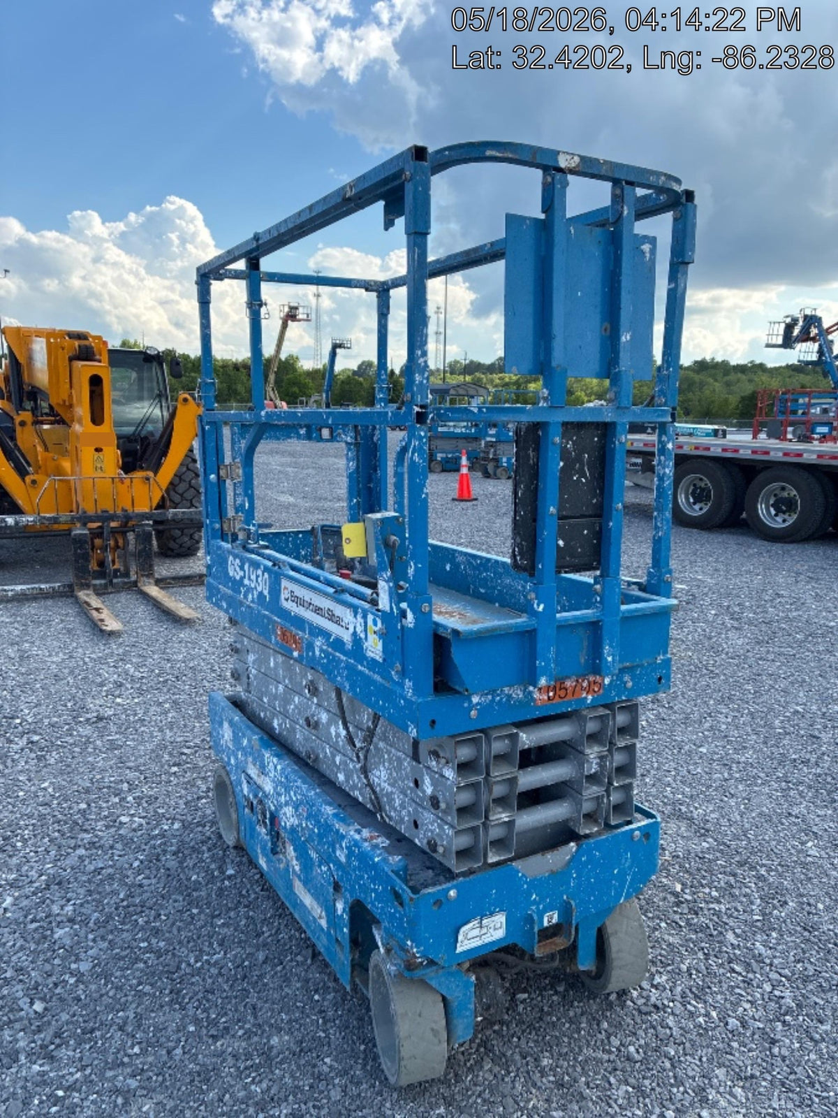 2020 Genie GS-1930 Solid Non Marking Tires, Beacon, Folding rails with half height swing gate