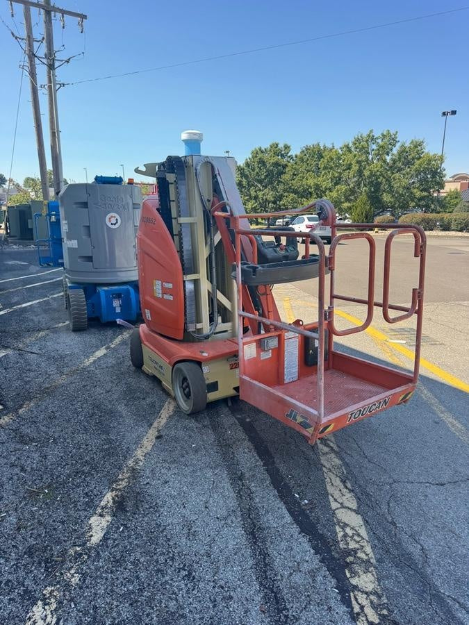 2022 JLG 26E