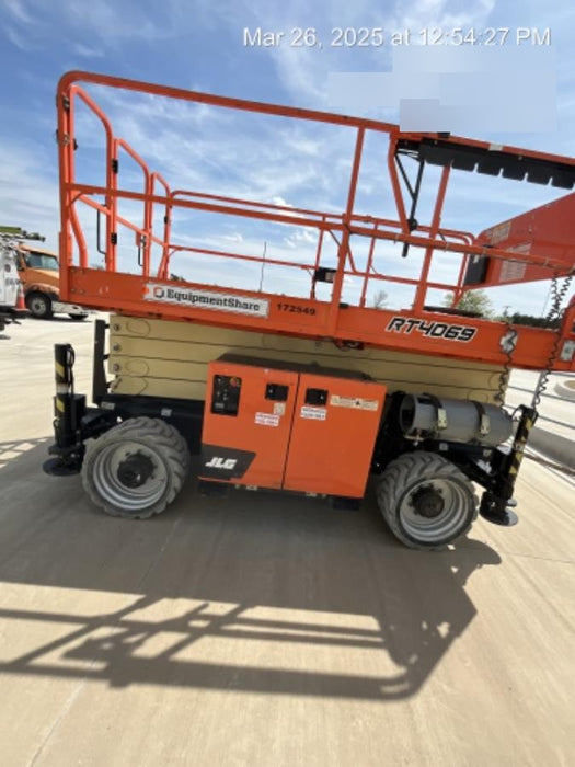 2021 JLG RT4069