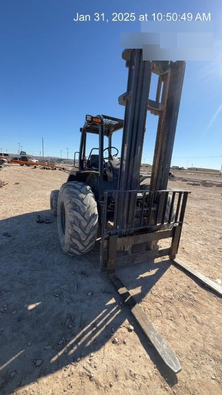 2023 CASE 588H