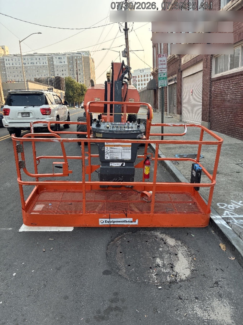 2019 JLG 800AJ
