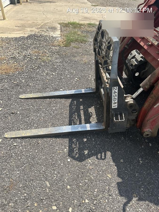 2022 PALADIN 48" Pallet Forks - Paladin
