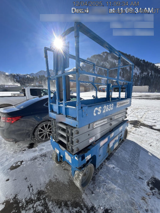 2019 Genie GS-2632 Folding rails with half height swing gate
