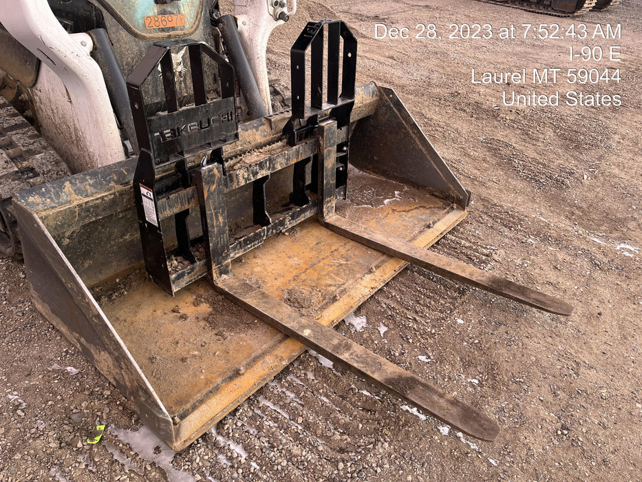 2022 TAKEUCHI 48" Pallet Forks - Takeuchi