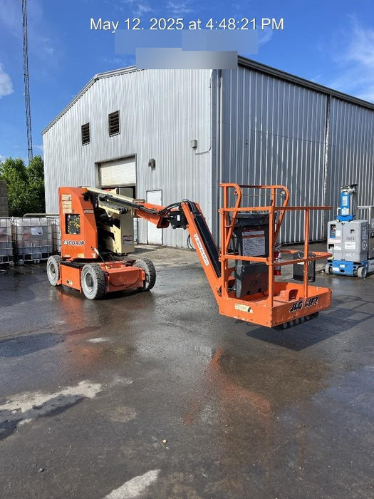 2019 JLG E300AJP